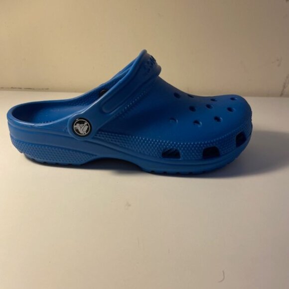 Bright Blue Classic Crocs Size 6 New - Picture 3 of 5